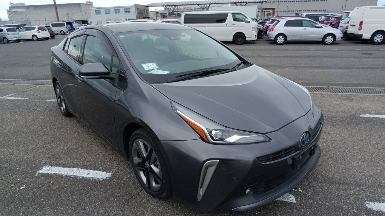 PRIUS A PREMIUM TOURING SELECTION